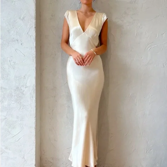Bec & Bridge | Dresses | Bec Bridge Cream Maxi Dress | Poshmark